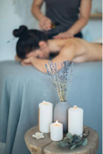 gigolo geeft erotische massage